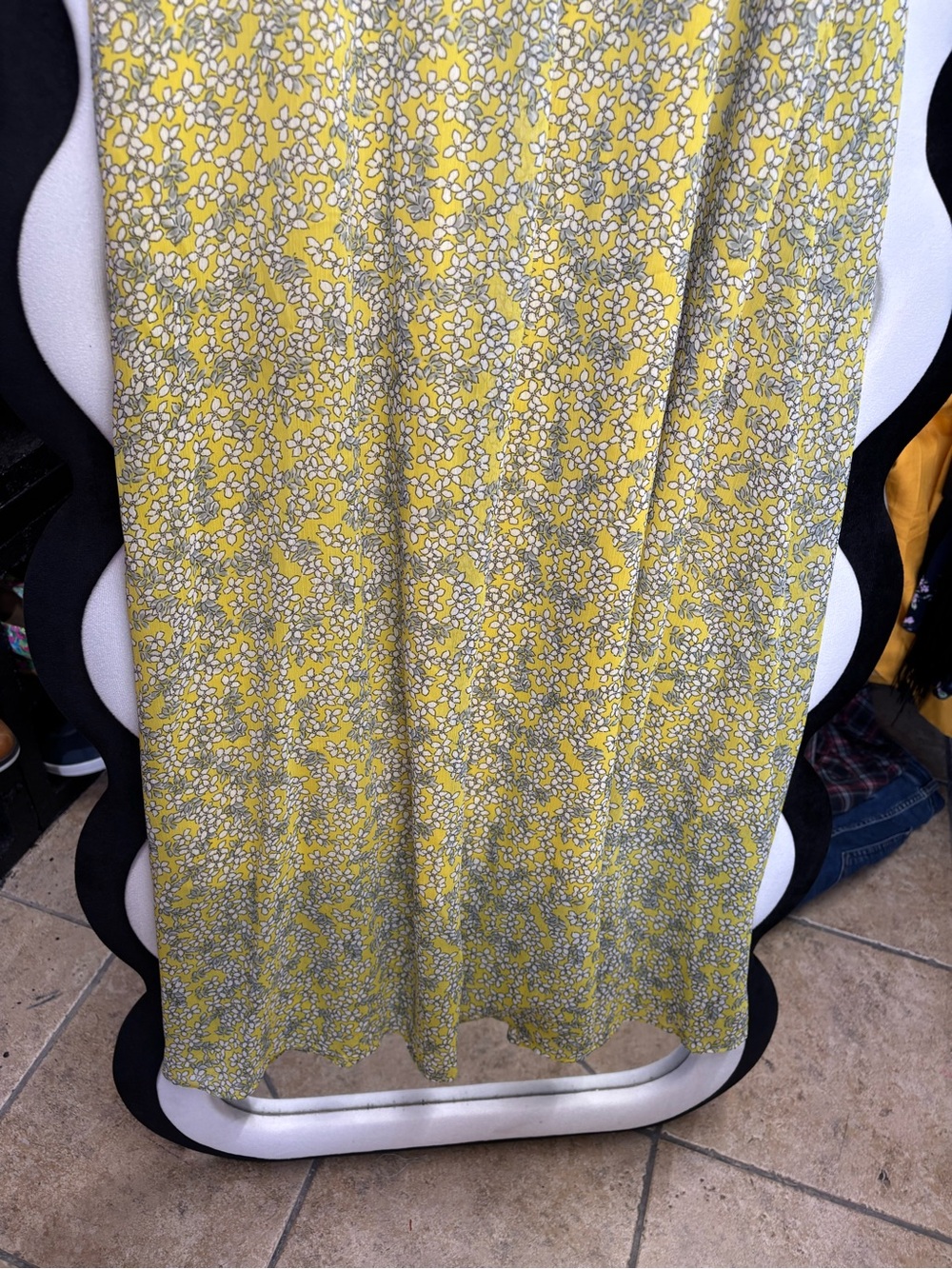 Who What Wear Yellow Floral Sleeveless Dress - Picture 3 of 5